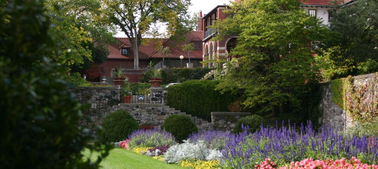 9 Best Places to Find Flowers & Plants in Detroit This Spring